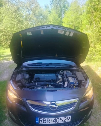 Opel Astra cena 21000 przebieg: 210000, rok produkcji 2010 z Karczew małe 79